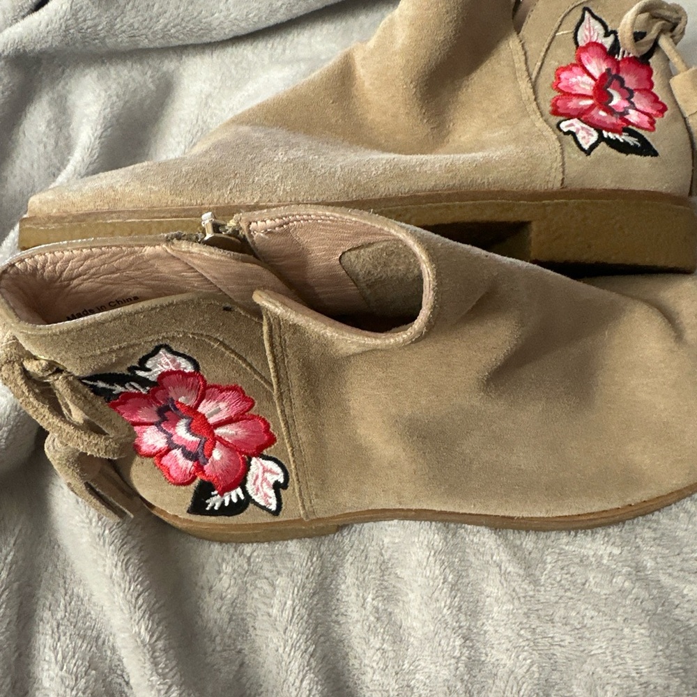 Kate Spade Floral Embroidered Khaki Ankle Boot Size 7